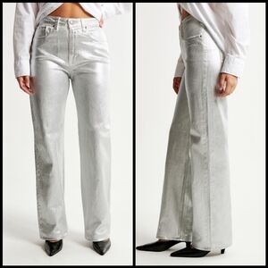 EUC Abercrombie & Fitch Curve Love 90s Relaxed Jean High Rise Silver Jeans